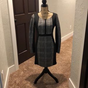 Guess dress size 4
